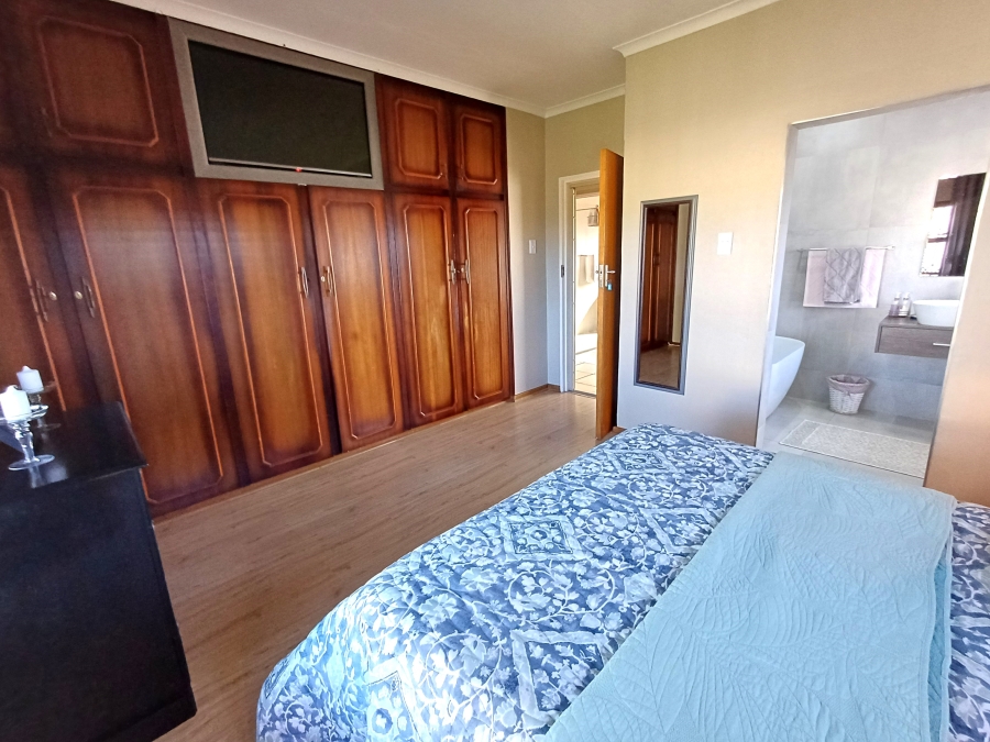 4 Bedroom Property for Sale in Vanes Estate Eastern Cape